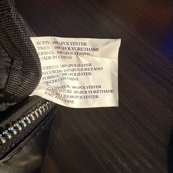 Steve Madden Puffy Wristlet - Picture 7 of 7